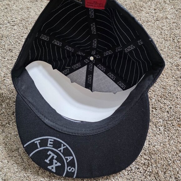 TNT Sports Texas Bull Pinstripe Fitted Hat XL Black Flat Brim NWT - Picture 9 of 9